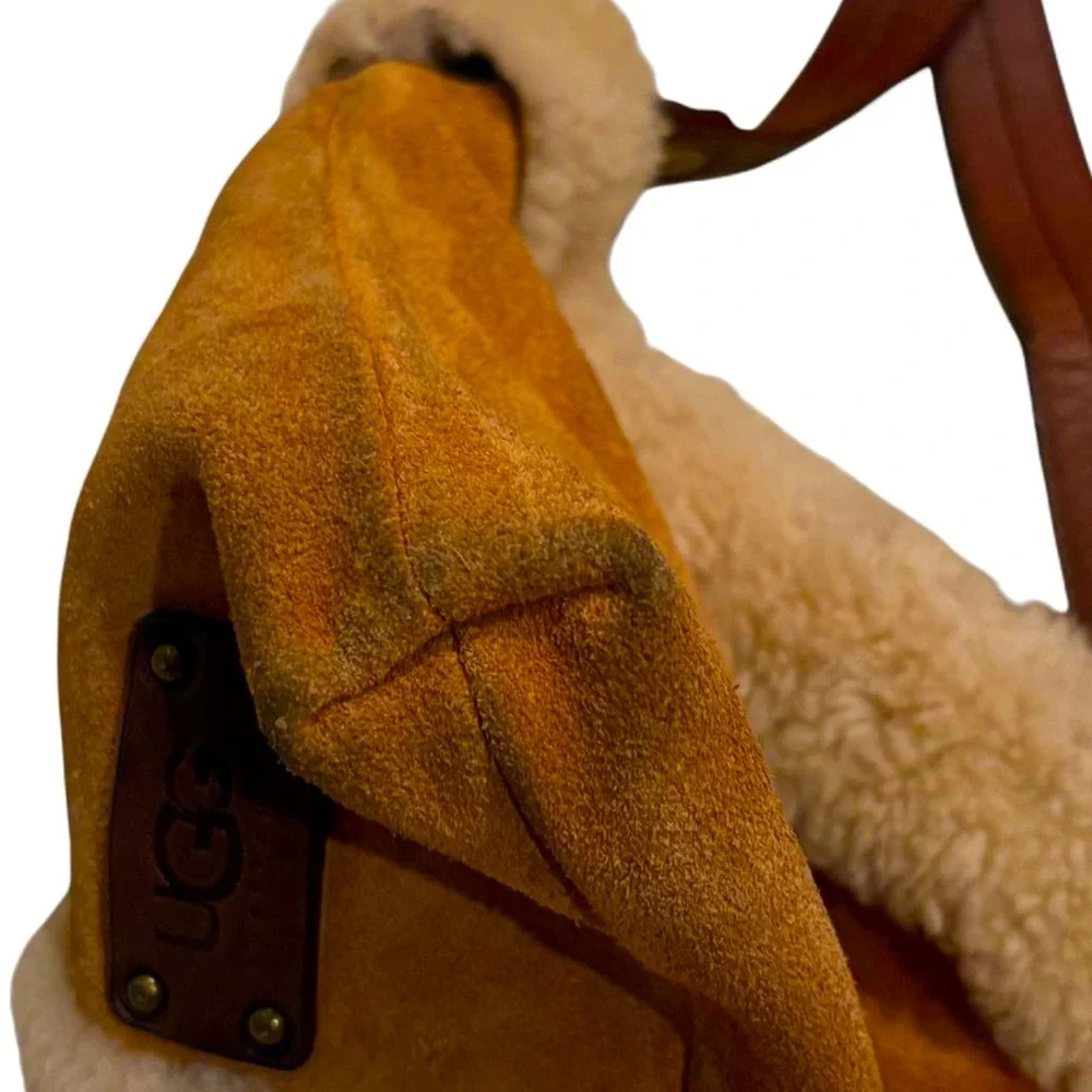 Vintage UGG Australia Small Sundance Chestnut Crossbody Messenger Bag